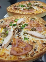 پیتزا مخصوص دل تو دل تک نفره